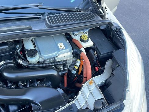 Used 2017 Ford C-MAX SE image 19