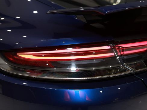 Used 2021 Porsche Panamera GTS w/ Premium Package image 31