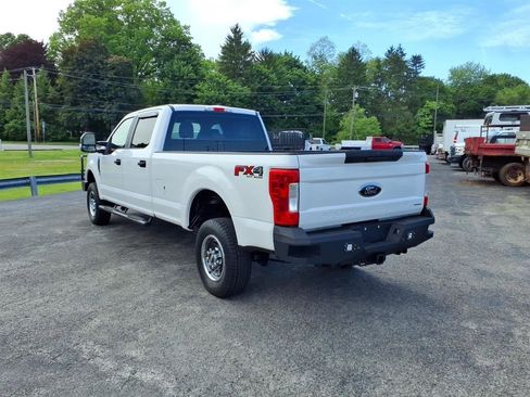 Used 2018 Ford F250 XL w/ Power Equipment Group AWD/4WD image 3