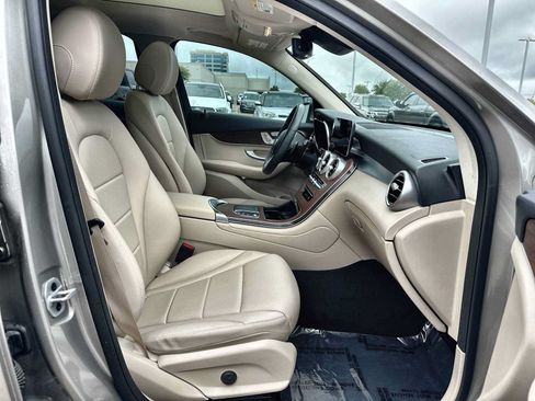 Certified 2022 Mercedes-Benz GLC 300 image 9