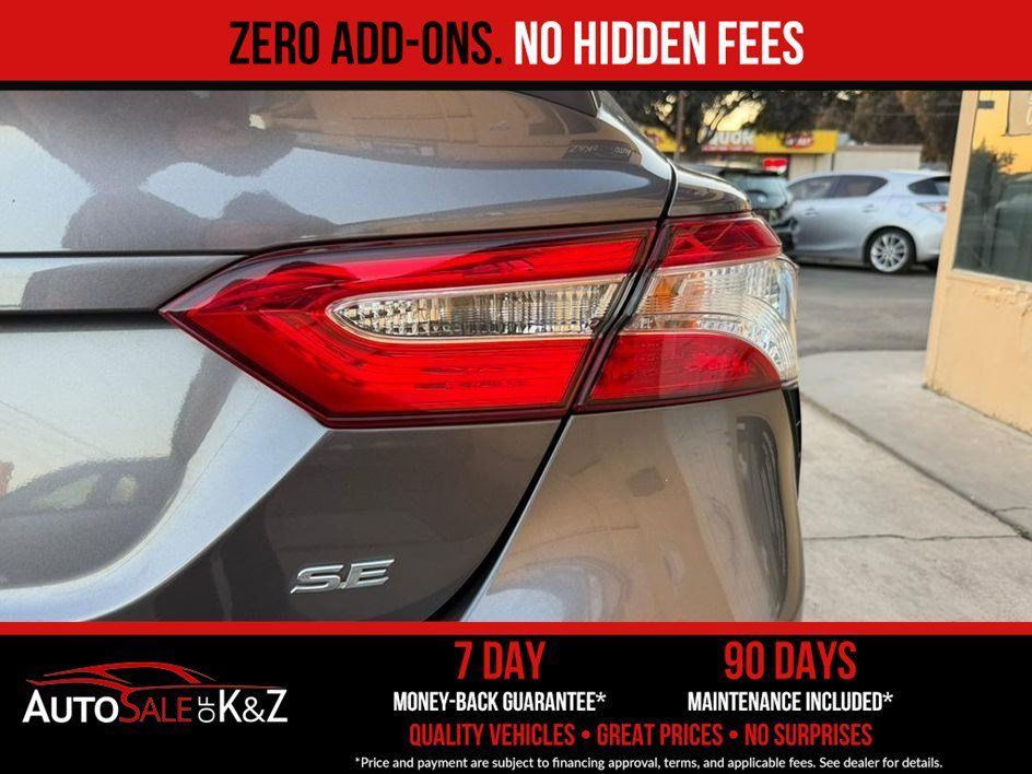 Used 2020 Toyota Camry SE FWD image 18