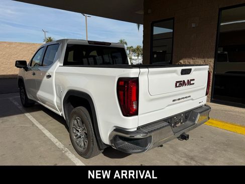 Used 2025 GMC Sierra 1500 SLT image 3