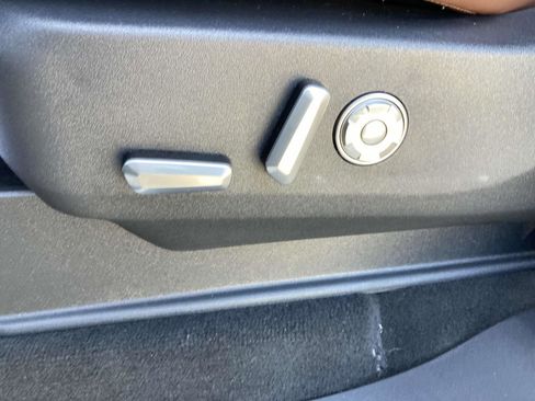 New 2025 Lincoln Navigator L Reserve image 23