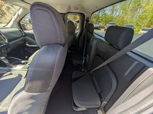Used 2025 Nissan Frontier SV AWD/4WD image 28