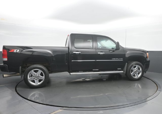 Used 2014 GMC Sierra 2500 Denali w/ Snow Plow Prep Package AWD/4WD image 6