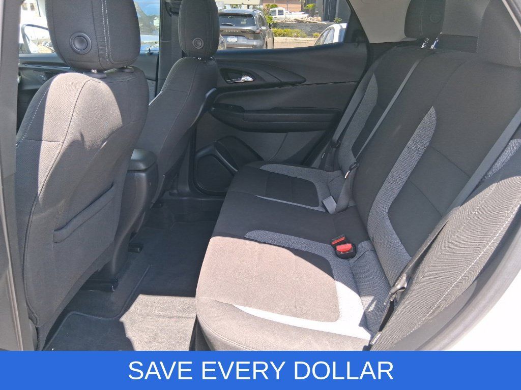 Used 2023 Chevrolet TrailBlazer LT FWD image 15