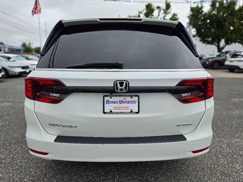 Used 2023 Honda Odyssey Sport image 4