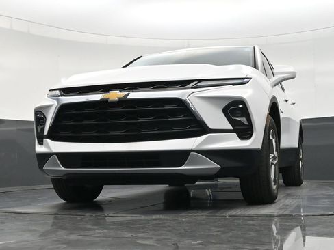Used 2023 Chevrolet Blazer LT FWD image 27