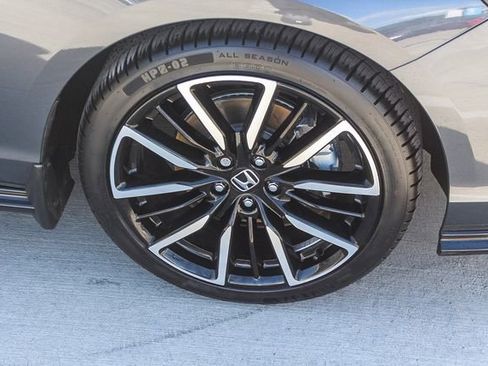 Used 2025 Honda Accord Touring image 14