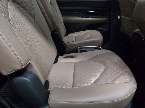 Used 2024 Toyota Grand Highlander Platinum image 24