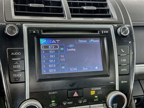 Used 2012 Toyota Camry SE FWD image 19