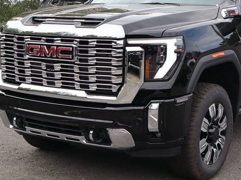New 2026 GMC Sierra 2500 Denali w/ Max Trailering Package AWD/4WD image 4