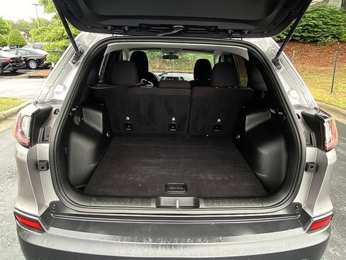 Used 2019 Jeep Cherokee Latitude w/ Popular Appearance Group FWD image 21