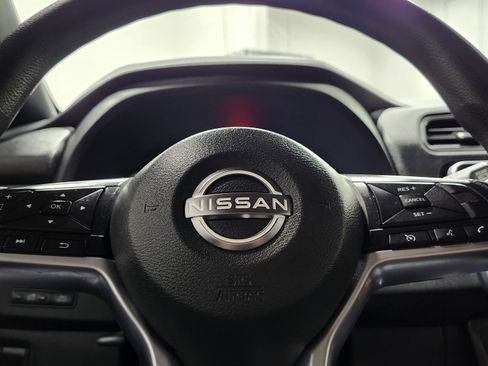 Used 2023 Nissan Leaf S image 25