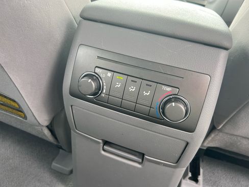 Used 2010 Toyota Highlander Limited image 40