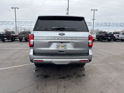 Used 2024 Ford Expedition XLT image 5