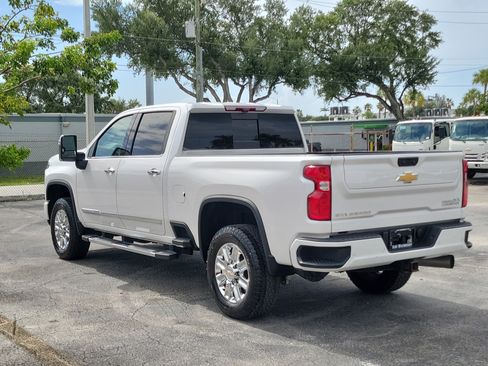 Used 2024 Chevrolet Silverado 2500 High Country w/ High Country Premium Package AWD/4WD image 5