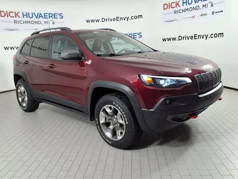 Used 2019 Jeep Cherokee Trailhawk w/ Cold Weather Group image 3