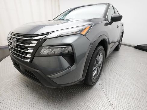 Used 2024 Nissan Rogue S AWD/4WD image 12