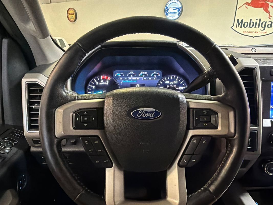Used 2019 Ford F250 Lariat w/ Lariat Ultimate Package AWD/4WD image 17