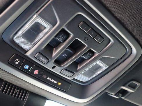 Used 2024 Chevrolet Silverado 2500 ZR2 w/ Technology Package image 40