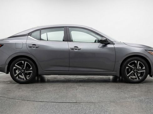 Used 2025 Nissan Sentra SV image 11
