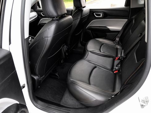 Used 2022 Jeep Compass Limited image 50