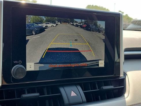 Used 2025 Toyota RAV4 XLE image 26