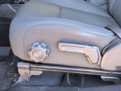 Used 2022 Jeep Wrangler Sport image 13