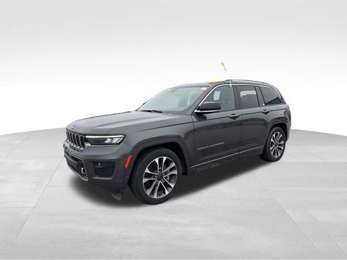 Used 2023 Jeep Grand Cherokee Overland image 4
