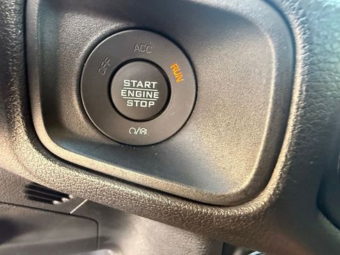 Certified 2025 Jeep Gladiator Sport image 20