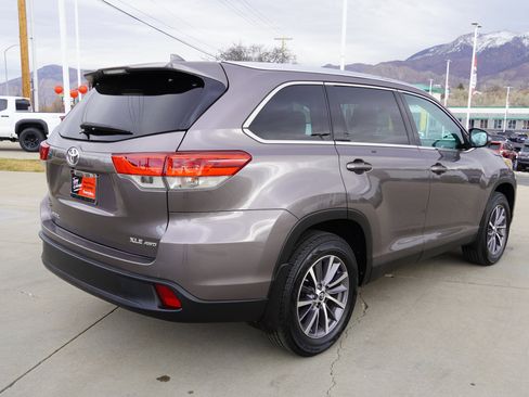 Used 2019 Toyota Highlander XLE image 8