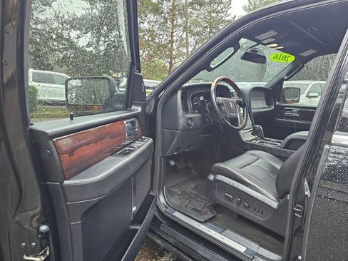 Used 2016 Lincoln Navigator L Reserve image 21