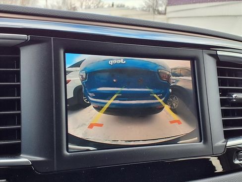 Certified 2024 Chrysler Voyager LX image 38