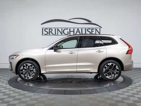 New 2026 Volvo XC60 B5 Plus w/ Climate Package image 4
