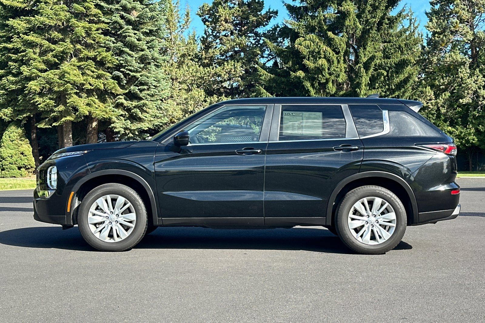 Used 2025 Mitsubishi Outlander ES AWD/4WD image 7