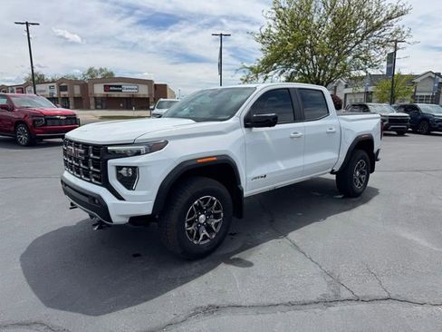 Used 2024 GMC Canyon AT4 w/ AT4 Premium Package AWD/4WD image 3