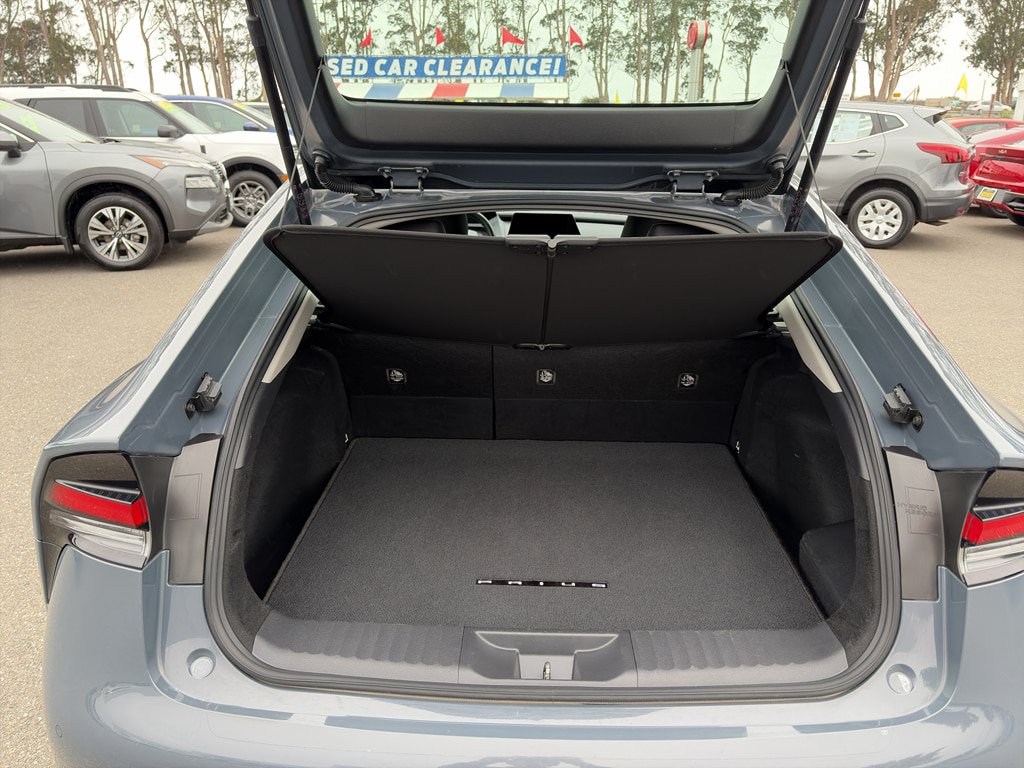 Used 2024 Toyota Prius XLE FWD image 16