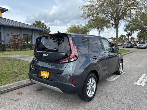 Used 2025 Kia Soul LX w/ LX Technology Package FWD image 7