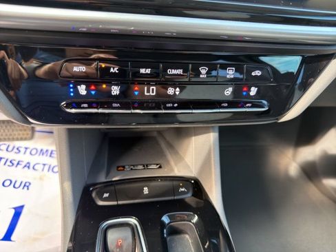 Used 2023 Chevrolet Bolt EUV Premier FWD image 24