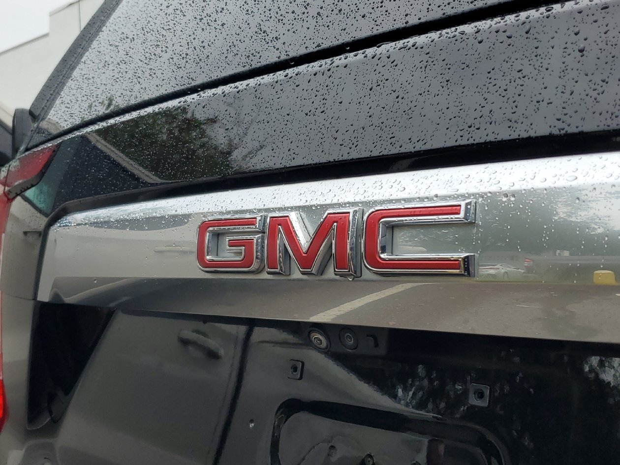 Used 2021 GMC Yukon XL Denali w/ Denali Premium Package AWD/4WD image 6