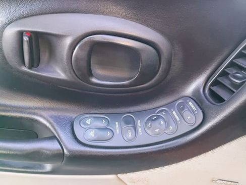 Used 1998 Chevrolet Corvette Convertible w/ Memory Pkg image 30