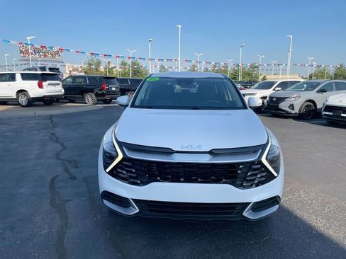 Used 2025 Kia Sportage EX FWD image 7