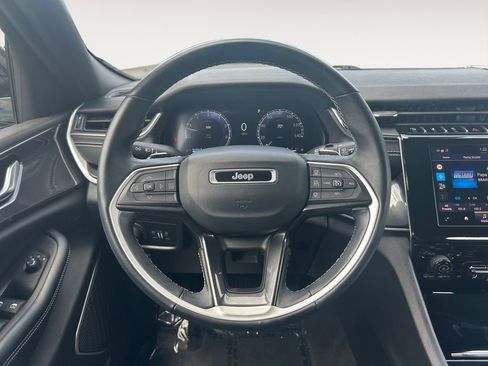 Used 2022 Jeep Grand Cherokee L Altitude image 14