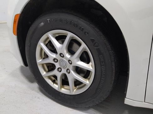 Used 2020 Chrysler Voyager LX w/ Cold Weather Group image 31