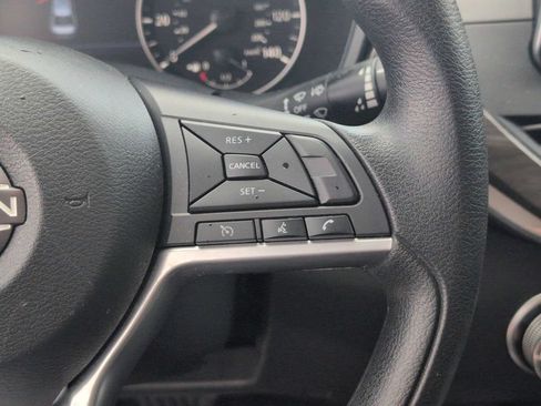 Used 2025 Nissan Altima 2.5 SV FWD image 21
