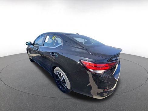 Used 2025 Nissan Sentra SV image 5