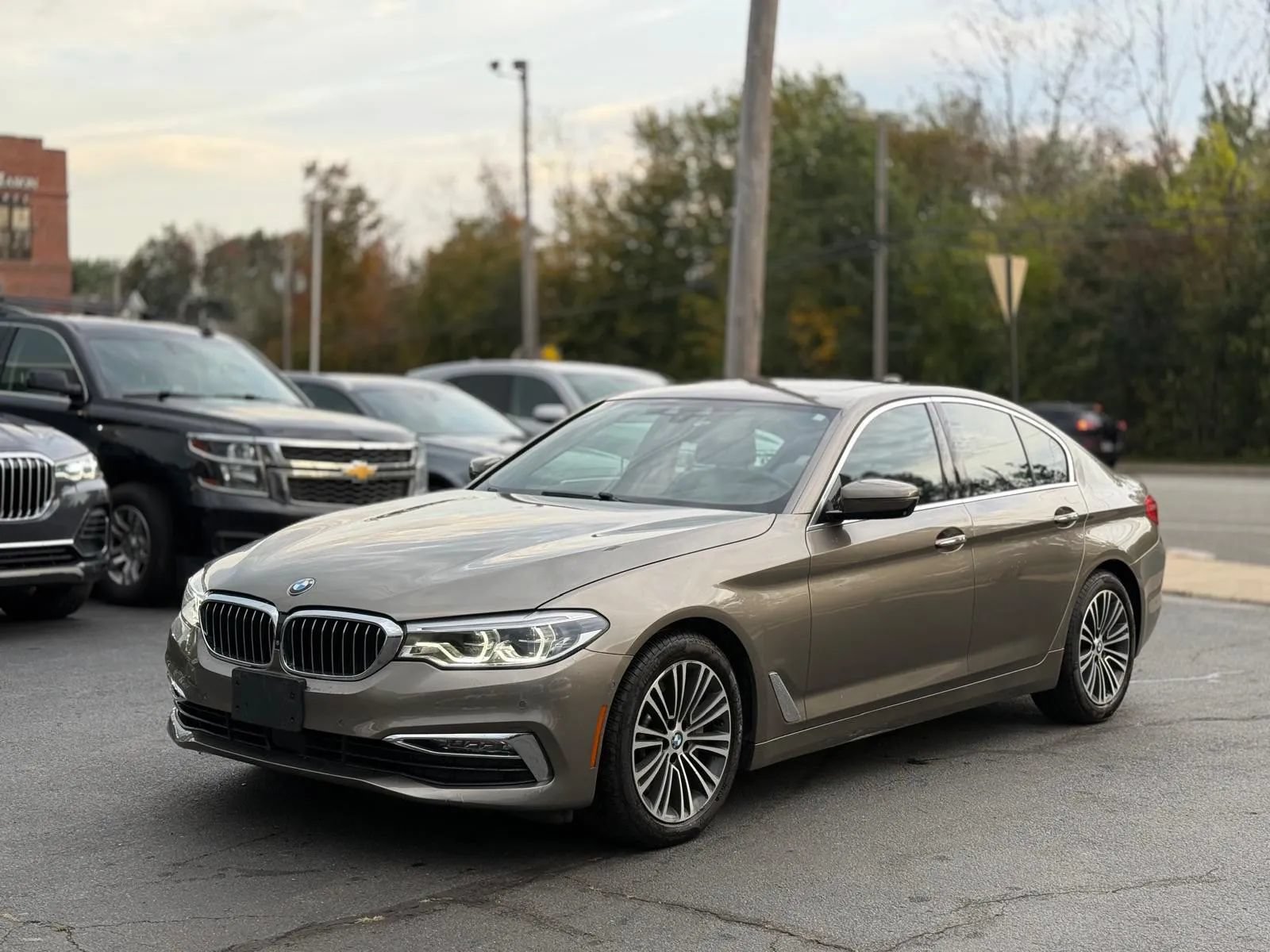 Used 2017 BMW 540i RWD image 4