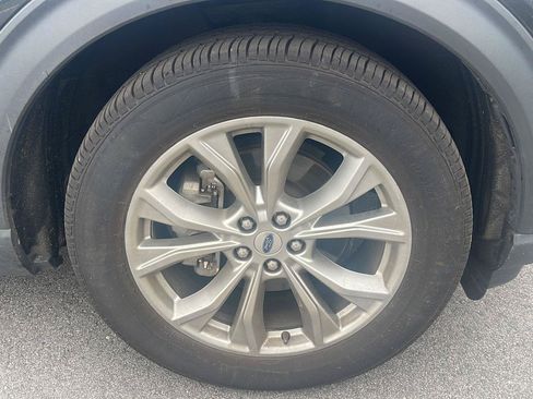 Used 2021 Ford Explorer Limited w/ Equipment Group 301A RWD image 7