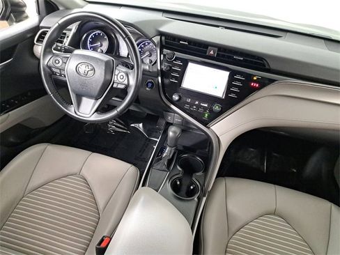 Used 2019 Toyota Camry SE w/ Convenience Package image 15